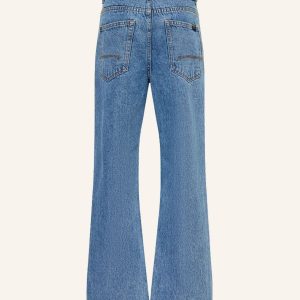 Alternative view of JEANS/GARCIA
