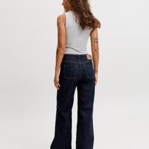 Alternative view of JEANS/JJXX